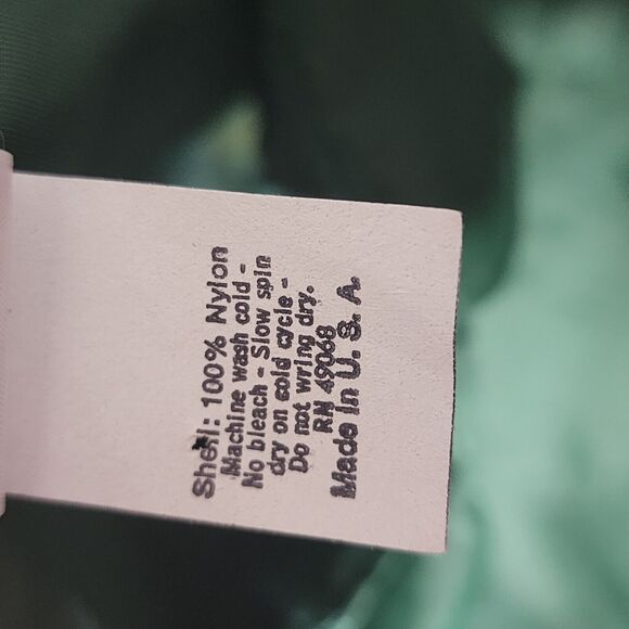 VTG Soffe Athletic Medium Coach Jacket Made USA Bulls Gym Surfing Windbreaker - Picture 11 of 11